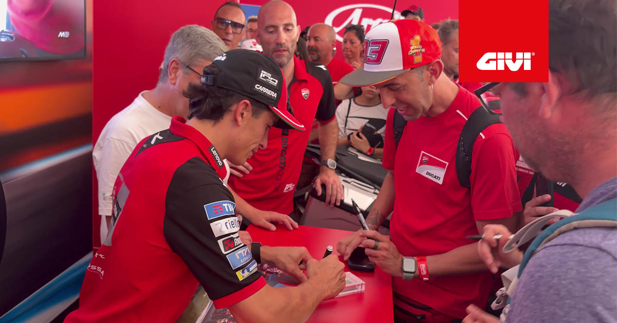 GIVI+aux+c%C3%B4t%C3%A9s+de+Ducati+lors+de+la+World+Ducati+Week+2026